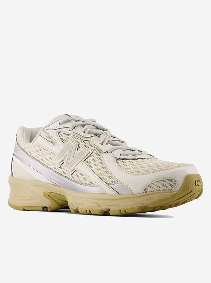740 Unisex
