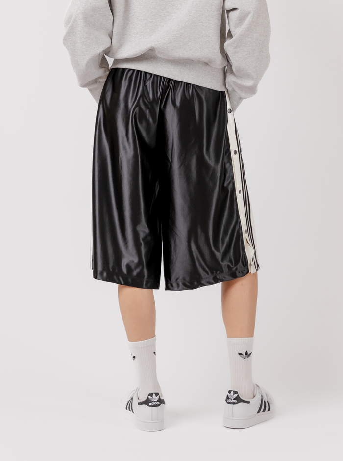 Adibreak Elongated Short