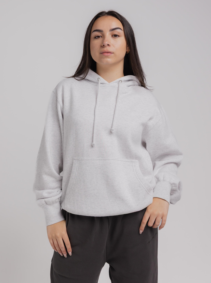 Classic Hood in White Marle