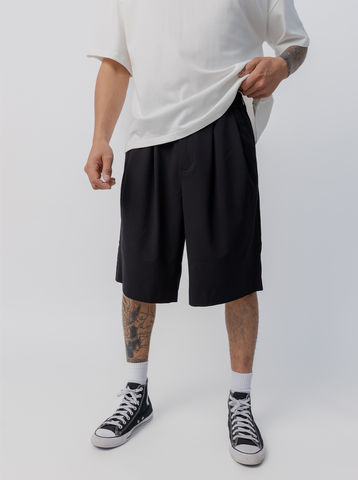 Club Short in Black