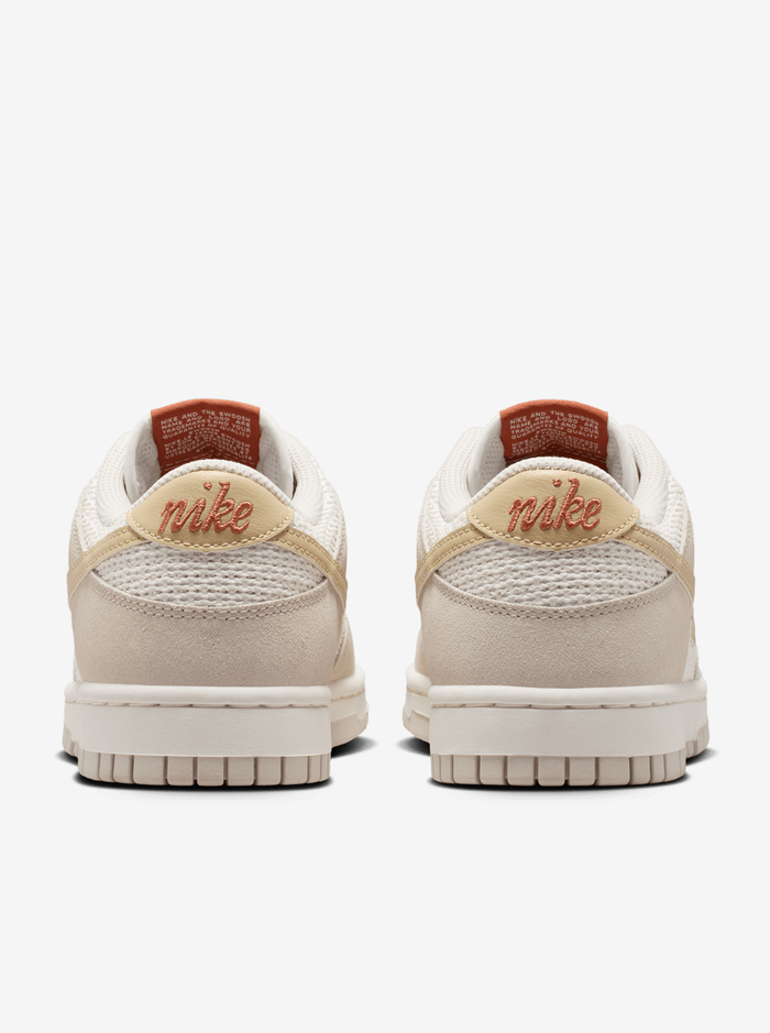 Dunk Low SE Womens