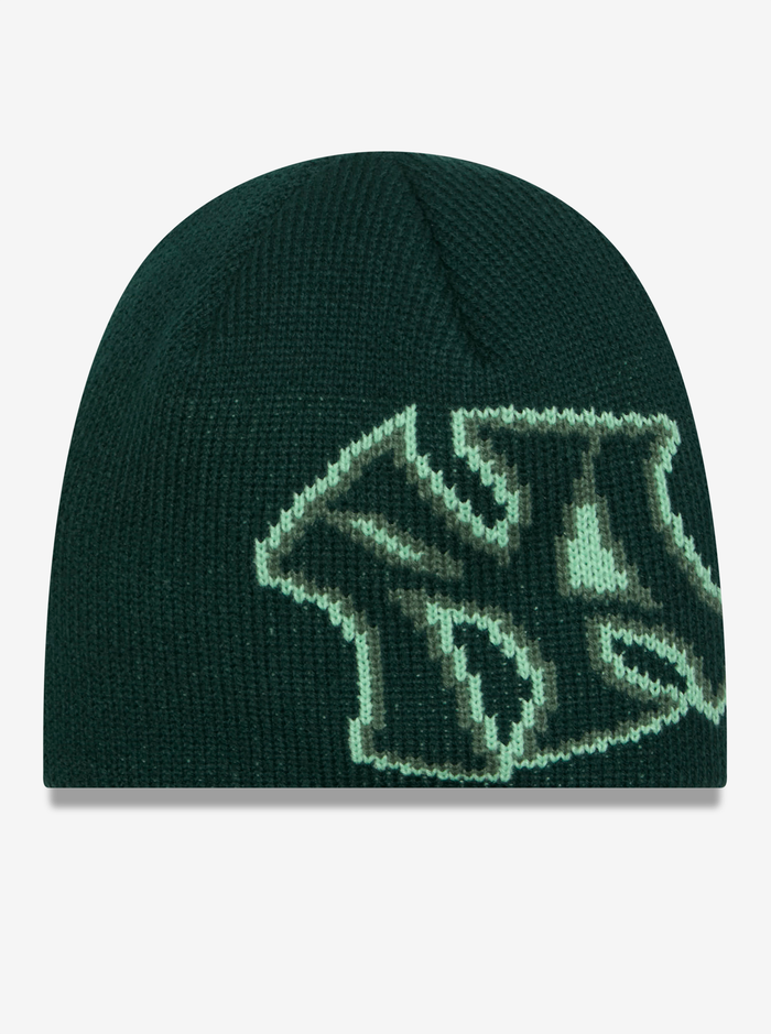 Seasonal Oversized New York Yankees Skully
