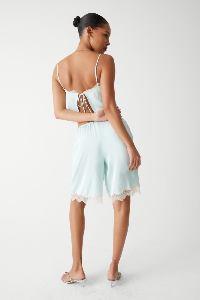 Snuggle satin capri short pistachio