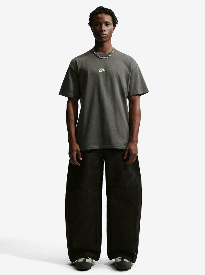 Sportswear Premium Essentials Tee