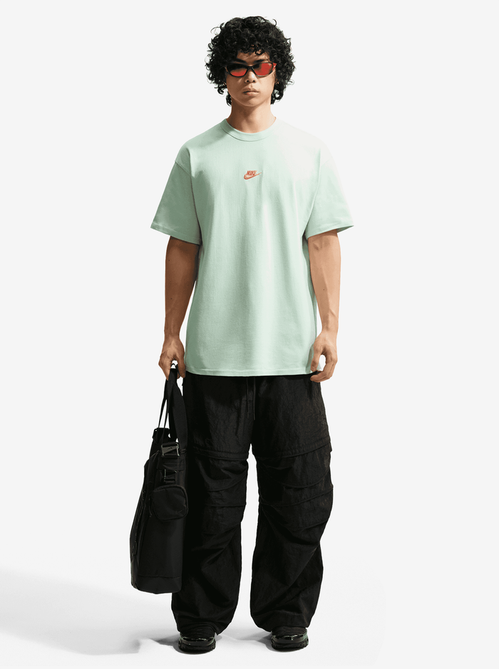 Sportswear Premium Essentials Tee