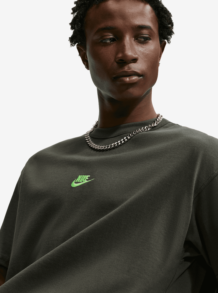 Sportswear Premium Essentials Tee