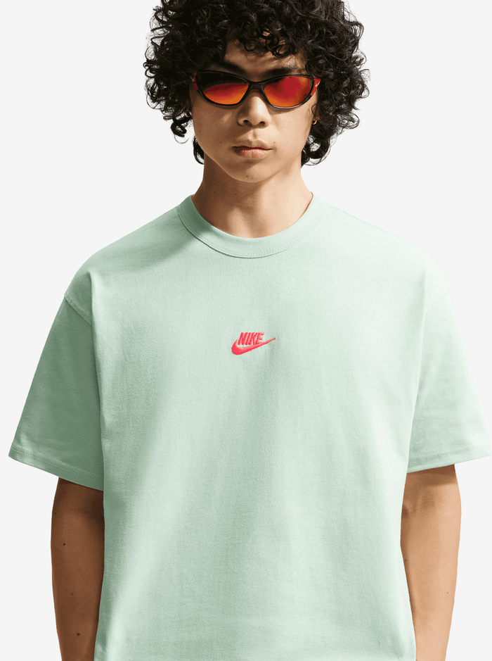 Sportswear Premium Essentials Tee