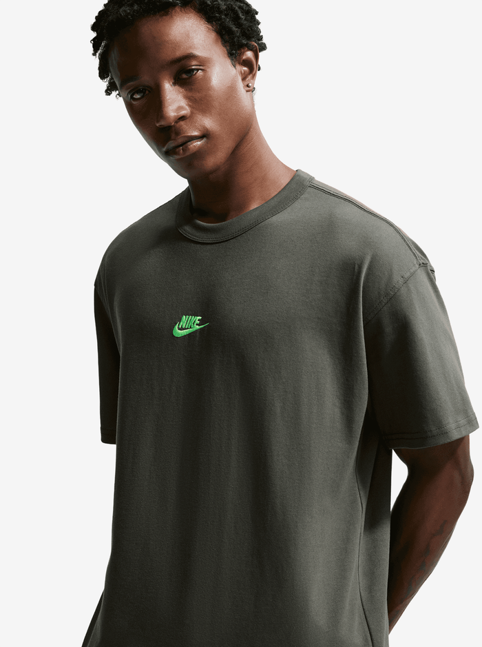 Sportswear Premium Essentials Tee