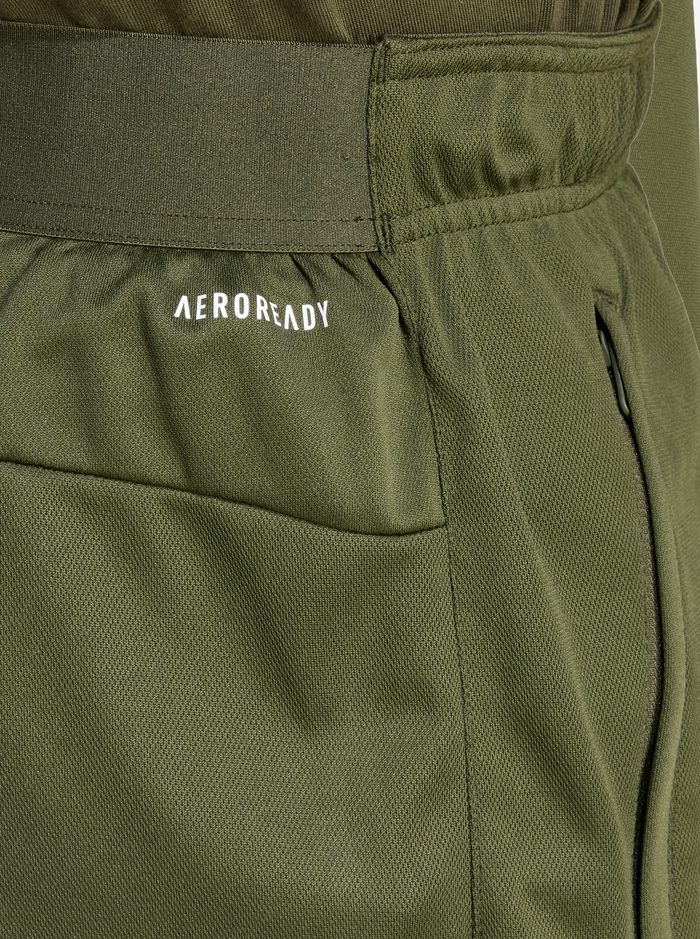 Train Essentials Logo Training Shorts
