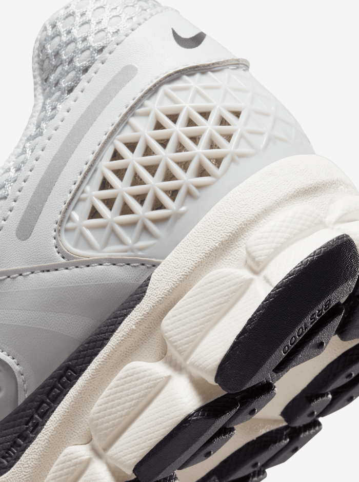 Zoom Vomero 5 Womens